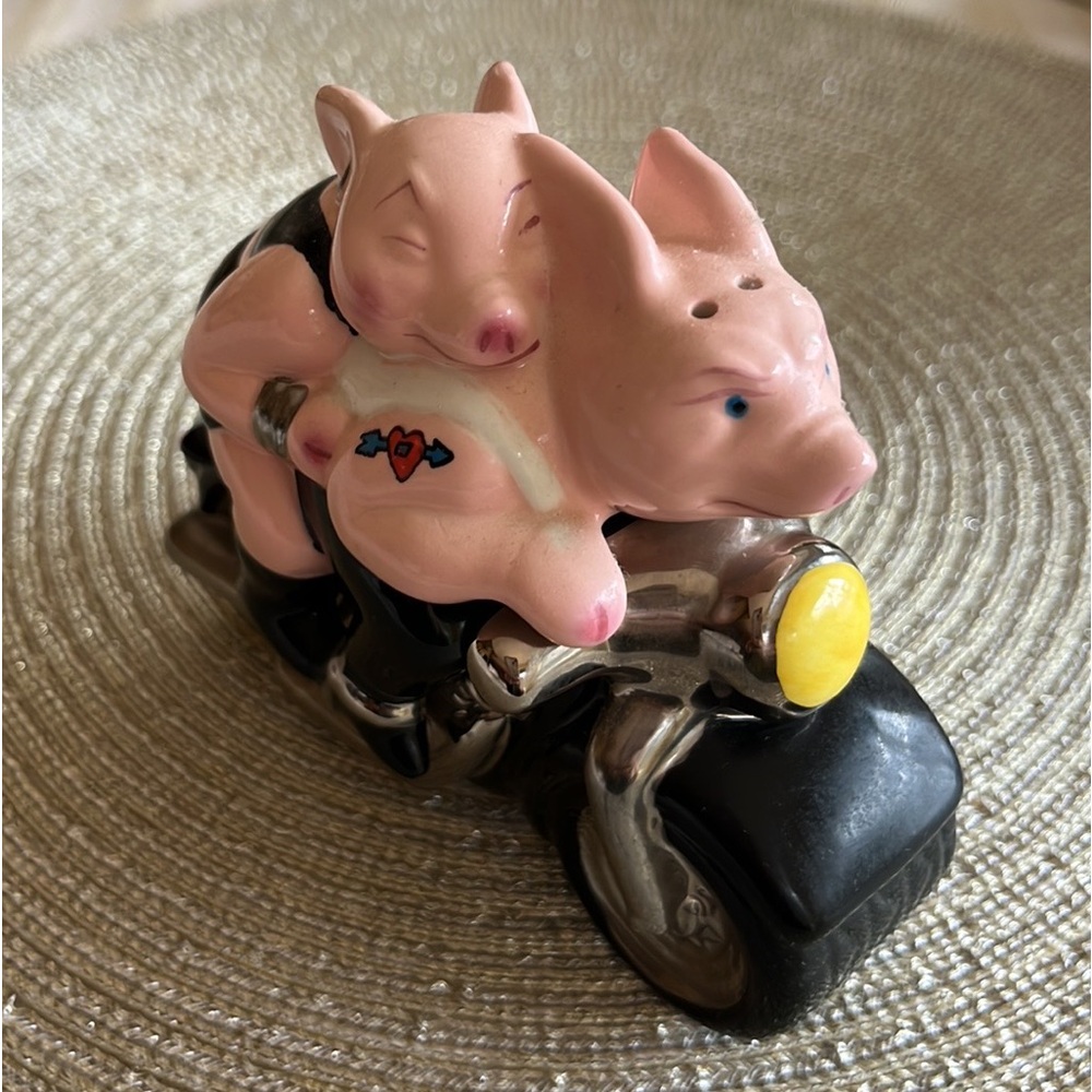 Clay Art vintage pig hog motorcycle novelty salt and pepper shaker set